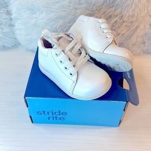 Stride Rite White Leather Walking Shoes Size 4M